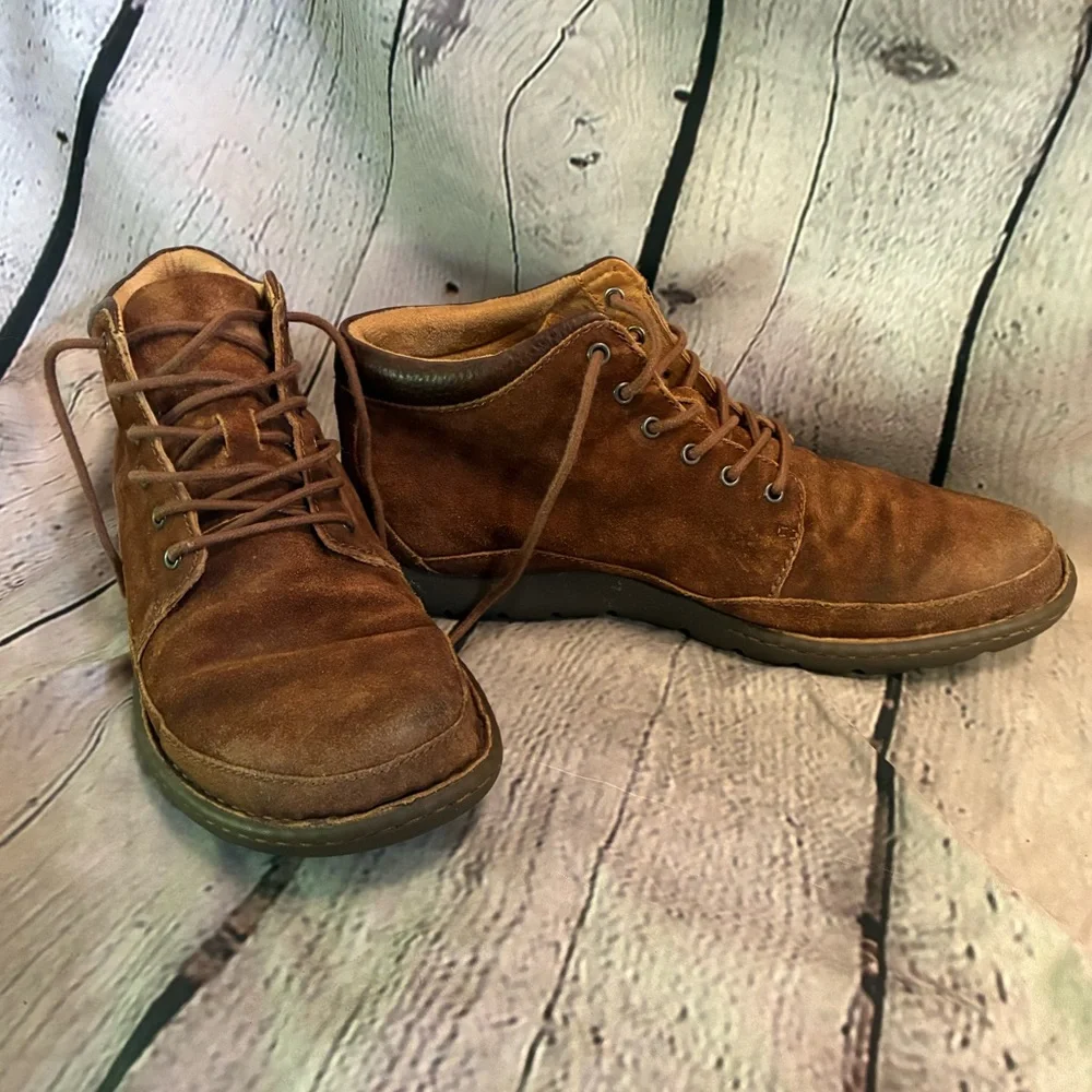 Born Nigel Men’s 10.5 Brown Leather Lace-Up Chukka Ankle Boots Rugged Hiker Shoe